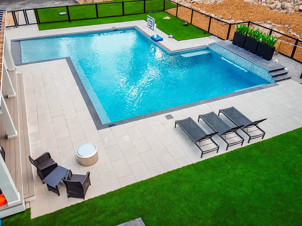East Greenwich, RI z-shaped pool